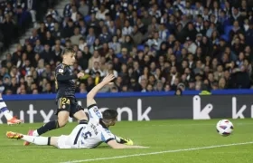 El turco Arda Güler marca el gol que le dio la victoria al Real Madrid. 