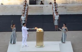 La llama olímpica fue encendida el pasado 16 de abril en las ruinas de la antigua Olimpia. 