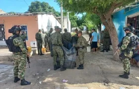 Ejército en las labores en el barrio Villa Merly. 