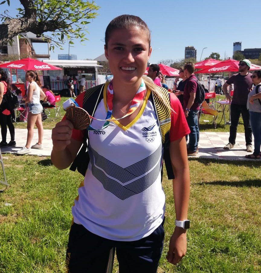 Gabriela Bolle con su medalla de bronce. 