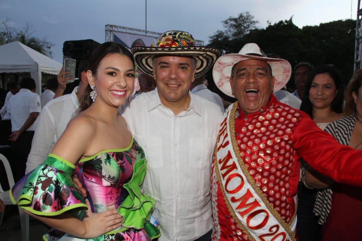 La Reina del Carnaval de Barranquilla, Carolina Segebre; el Presidente Iván Duque y el Rey Momo, Freddy Cervantes.