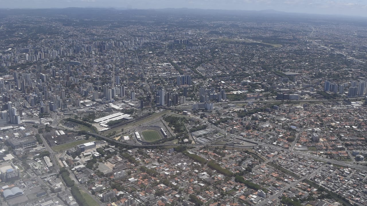 Curitiba es una de las ciudades más avanzadas y modernas de Brasil, capital del estado de Paraná.