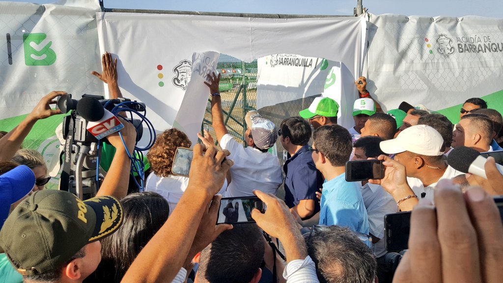 El Alcalde Alejandro Char en la inauguración del Malecón del Río hace 12 meses.
