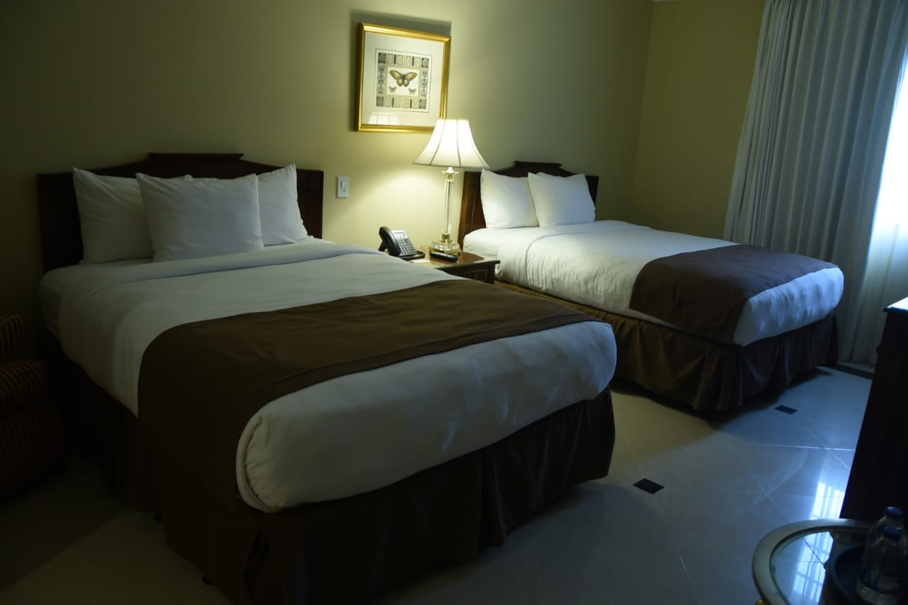 Una de las habitaciones conexas a las suites ejecutivas del Hotel El Prado. 