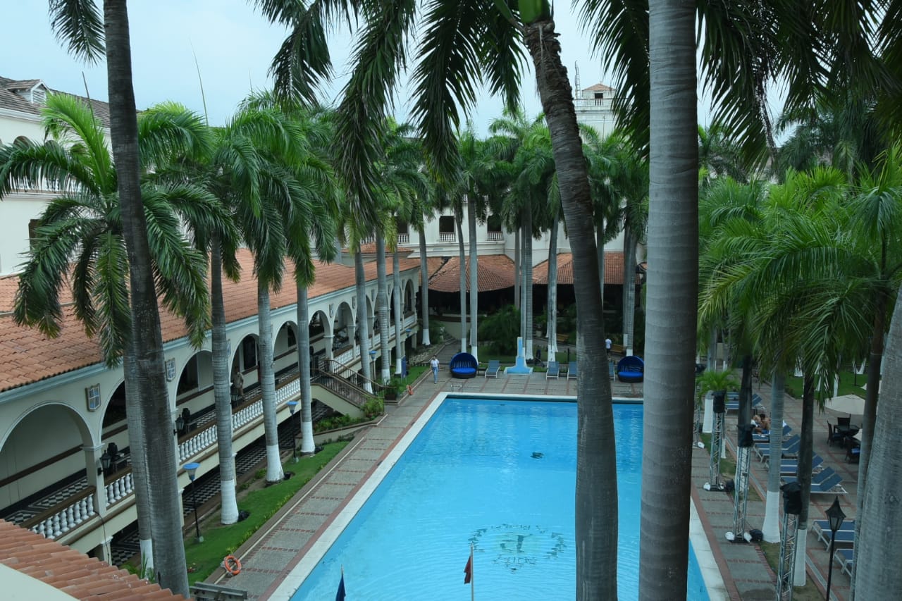 Así se ve la piscina del Hotel El Prado desde la terraza de la torre ejecutiva. 