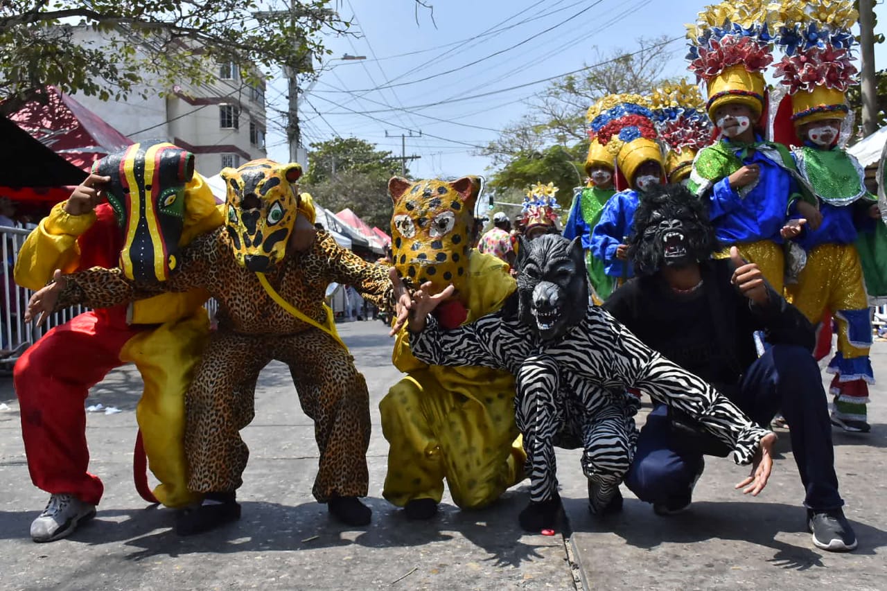 Fauna carnavalera de la danza del Congo Grande.