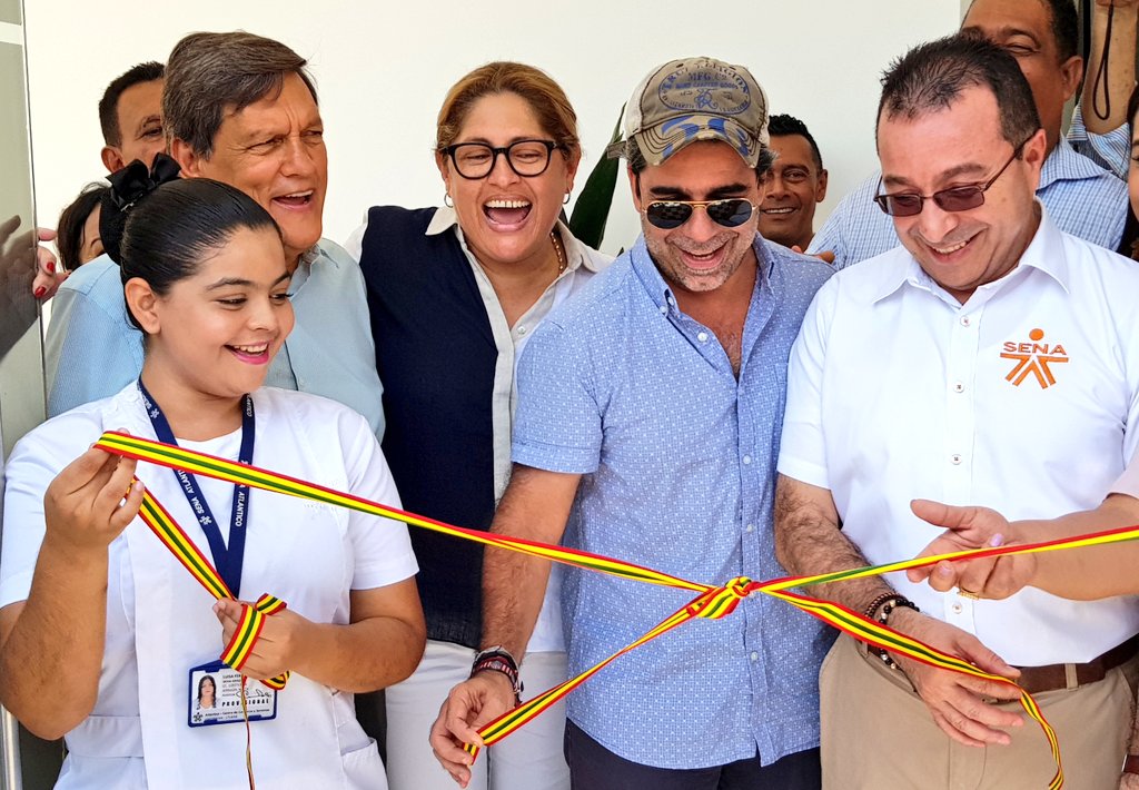 El Alcalde de Barranquilla, Alejandro Char; la secretaria de Salud, Alma Solano y el director nacional del Sena, Carlos Mario Estrada.