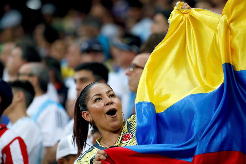 Los aficionados colombianos apoyaron la Selección en el partido ante Argentina.