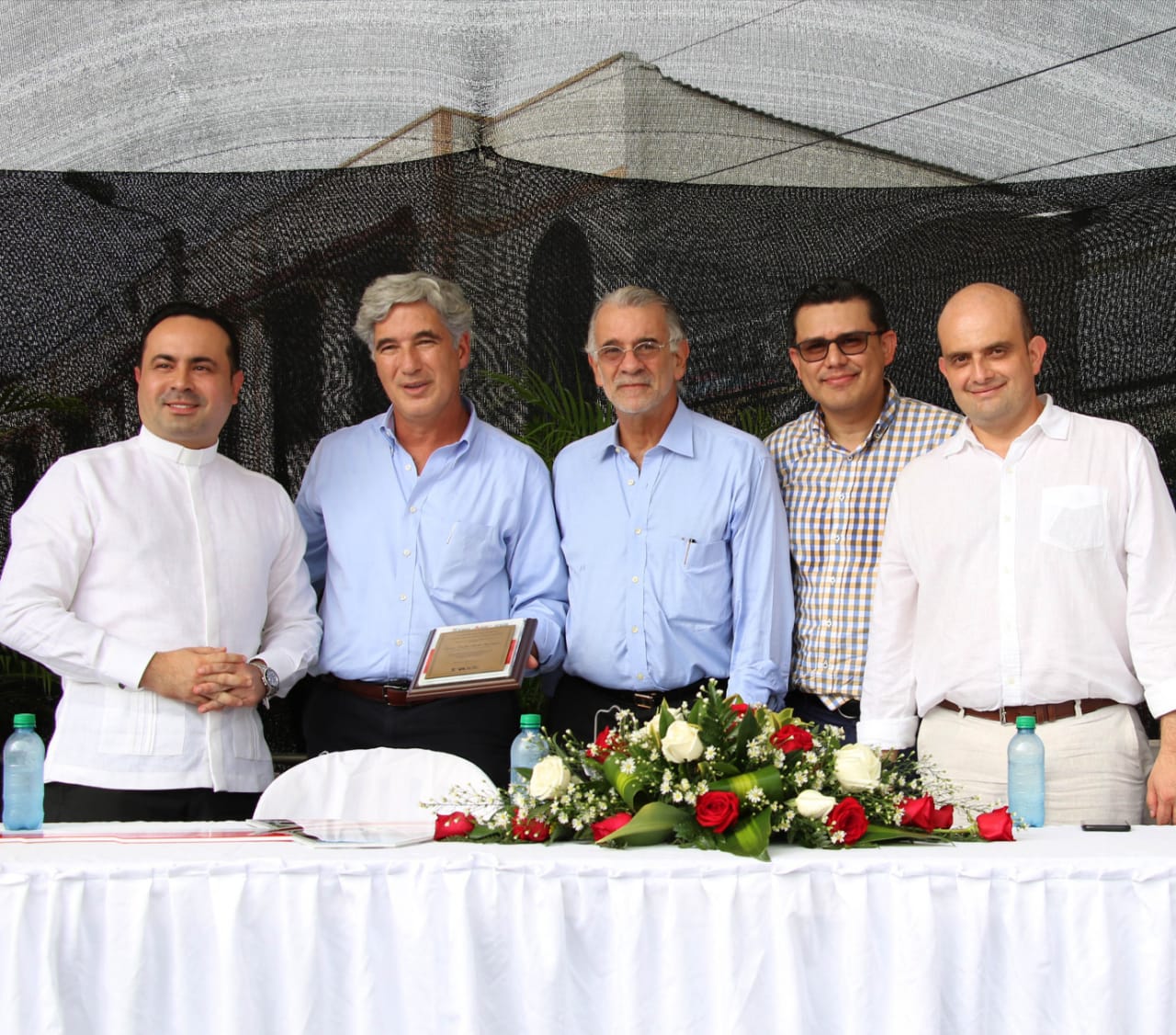 El ministro de Salud, Juan Pablo Uribe, el secretario de Salud, Armando De La Hoz y el Gobernador Eduardo Verano.