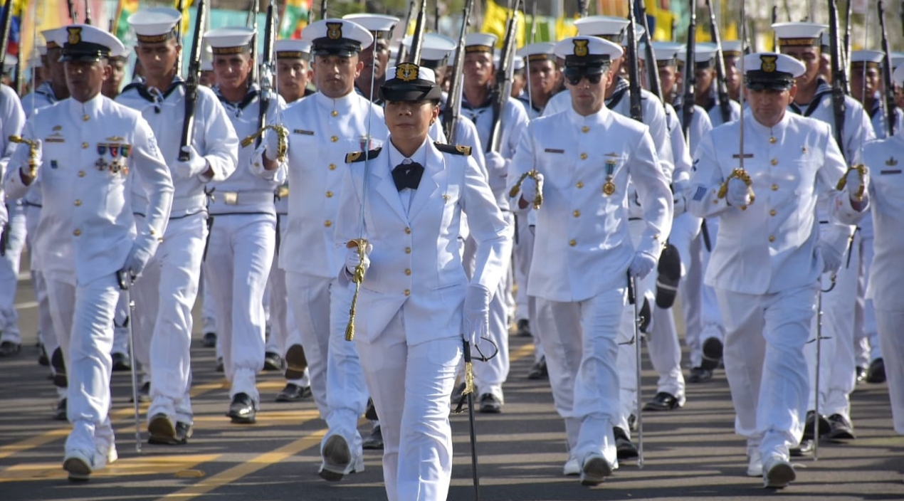 La Armada Naciona también dijo presente en el desfile. 