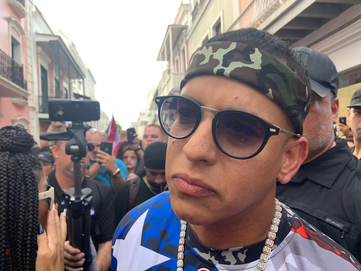 Daddy Yankee también hizo presencia en las protestas.