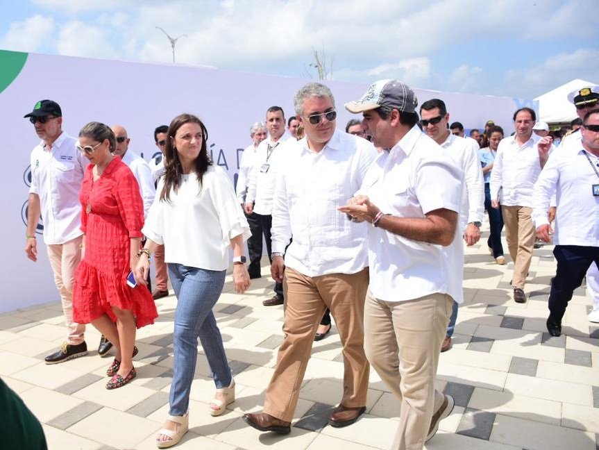 Alcalde Char, Presidente Duque y Karen Abudinen en el acto de este lunes en el Malecón del Río.