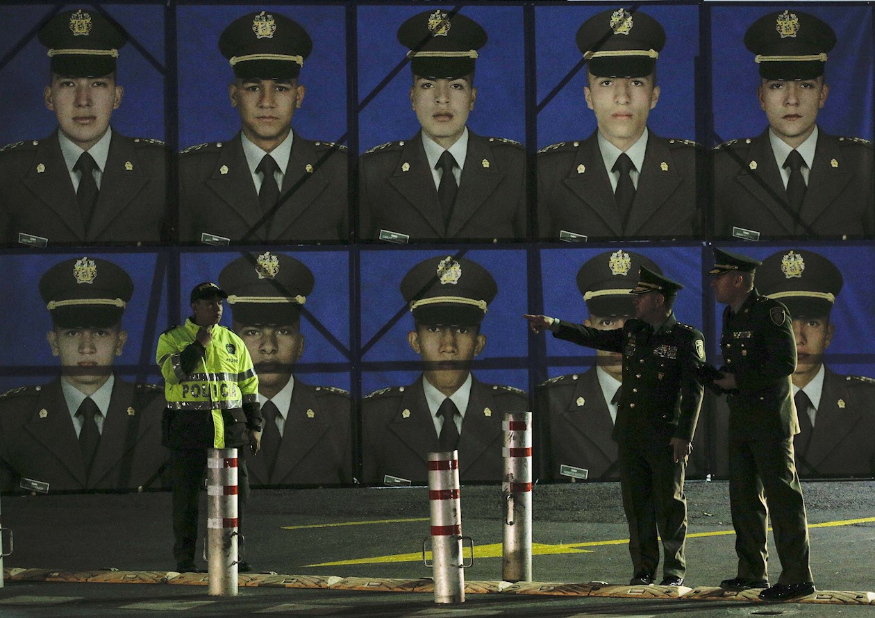 Homenaje a los 22 cadetes muertos en atentado a la Escuela General Santander.