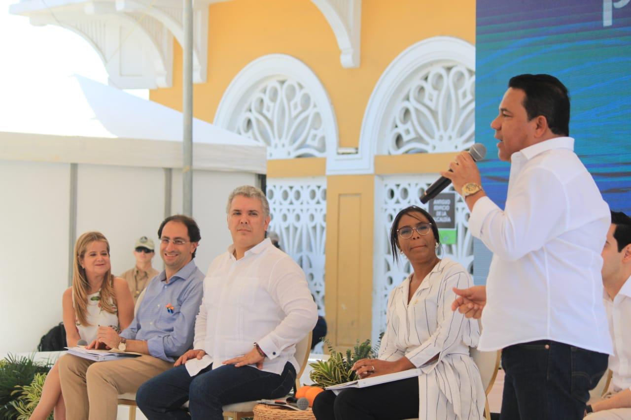 El Alcalde de Puerto, en su intervención, sostuvo que necesitan organizar las playas.