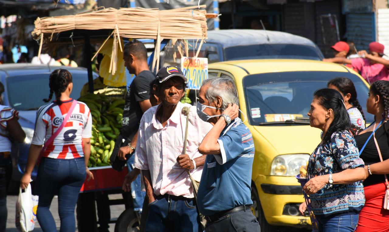 En el centro de Barranquilla, es común el tapabocas.