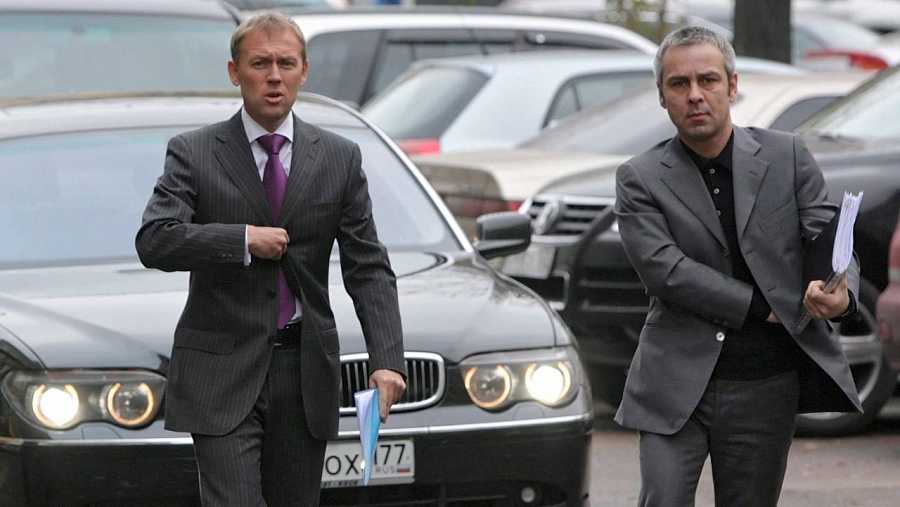 Andréi Lugovói y Dmitri Kovtun se entrevistaron con Litvinenko y ambos fueron hospitalizados en Moscú en diciembre con síntomas de radiación.