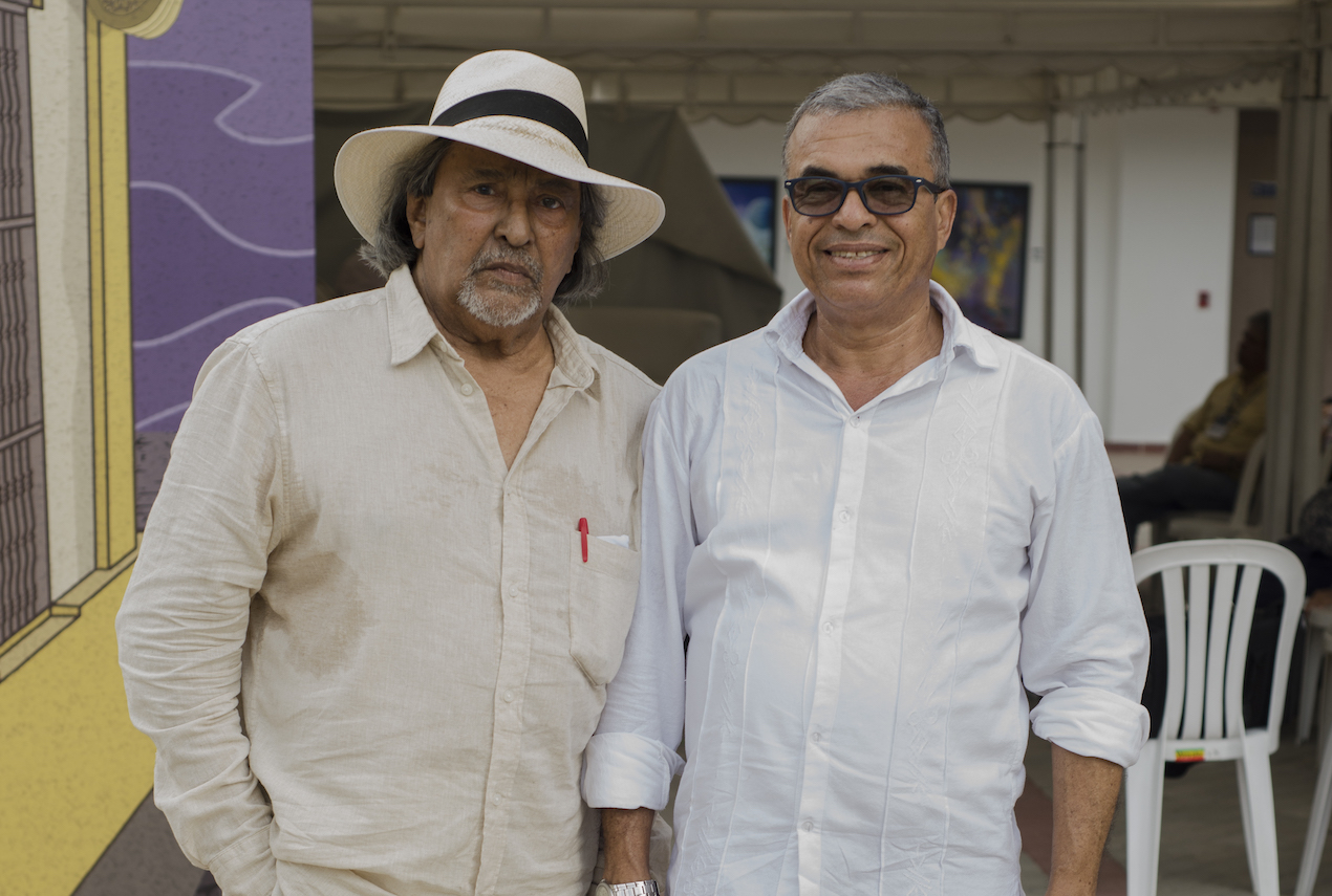 El autor de esta nota, Adalberto Bolaño, con el poeta y narrador José Ramón Mercado, fallecido el viernes en Cartagena.