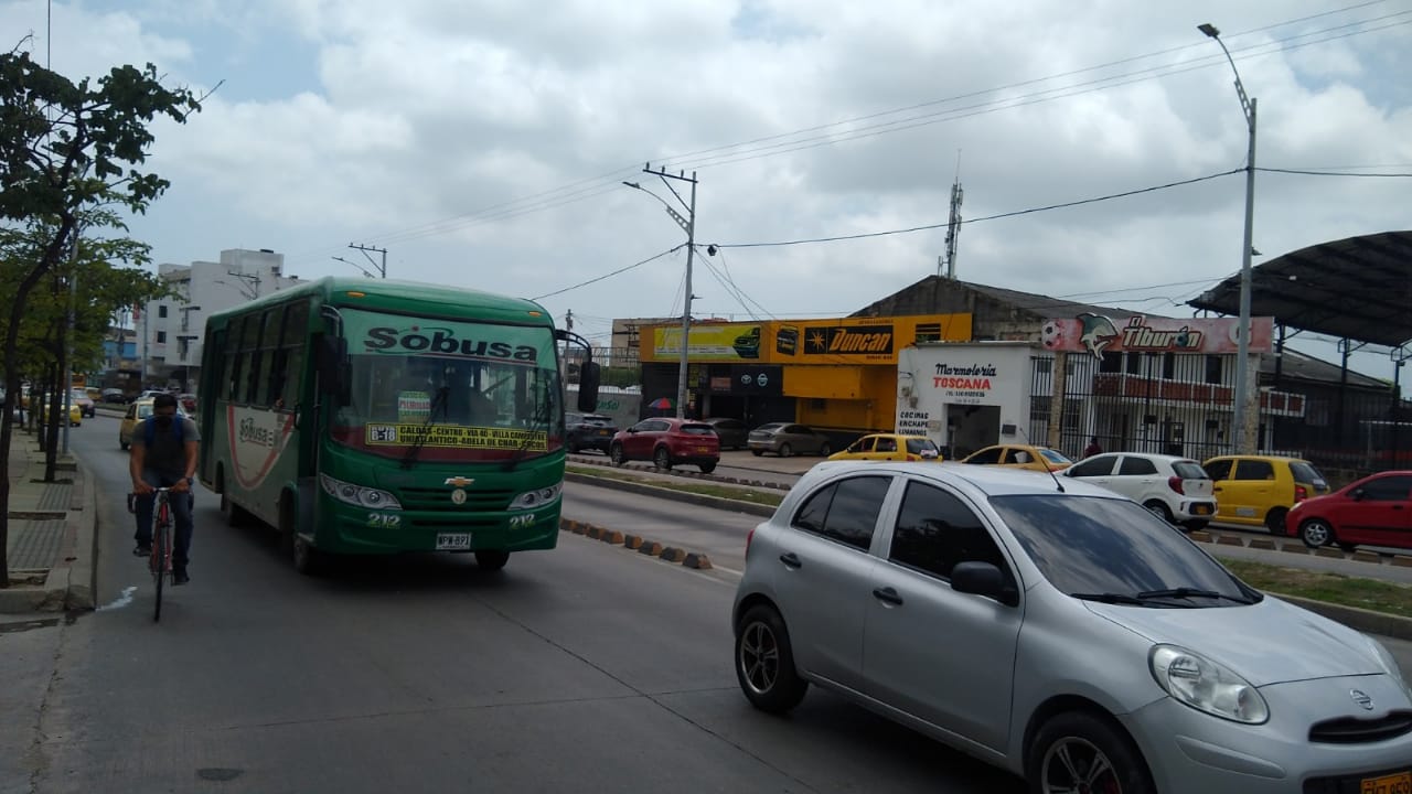 Un bus de Sobusa prestando su servicio sobre la Troncal Murillo. 