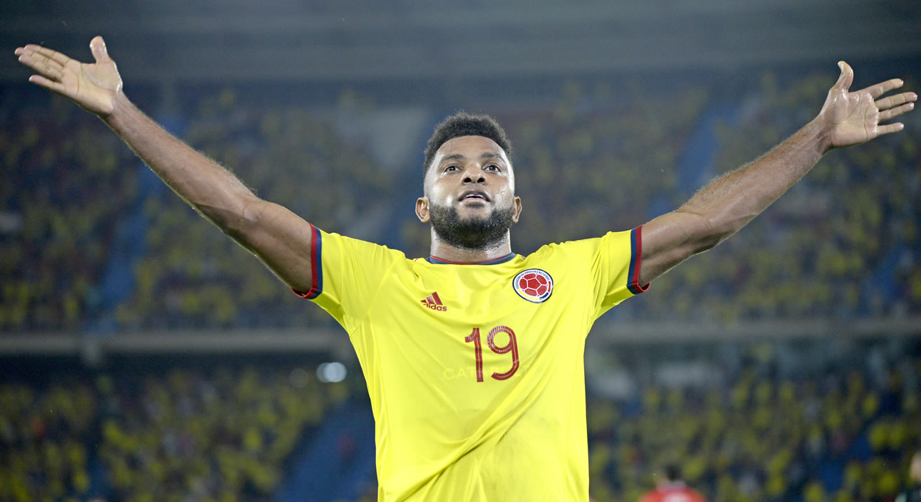 Miguel Ángel Borja celebrando gol colombiano en el Metropolitano.