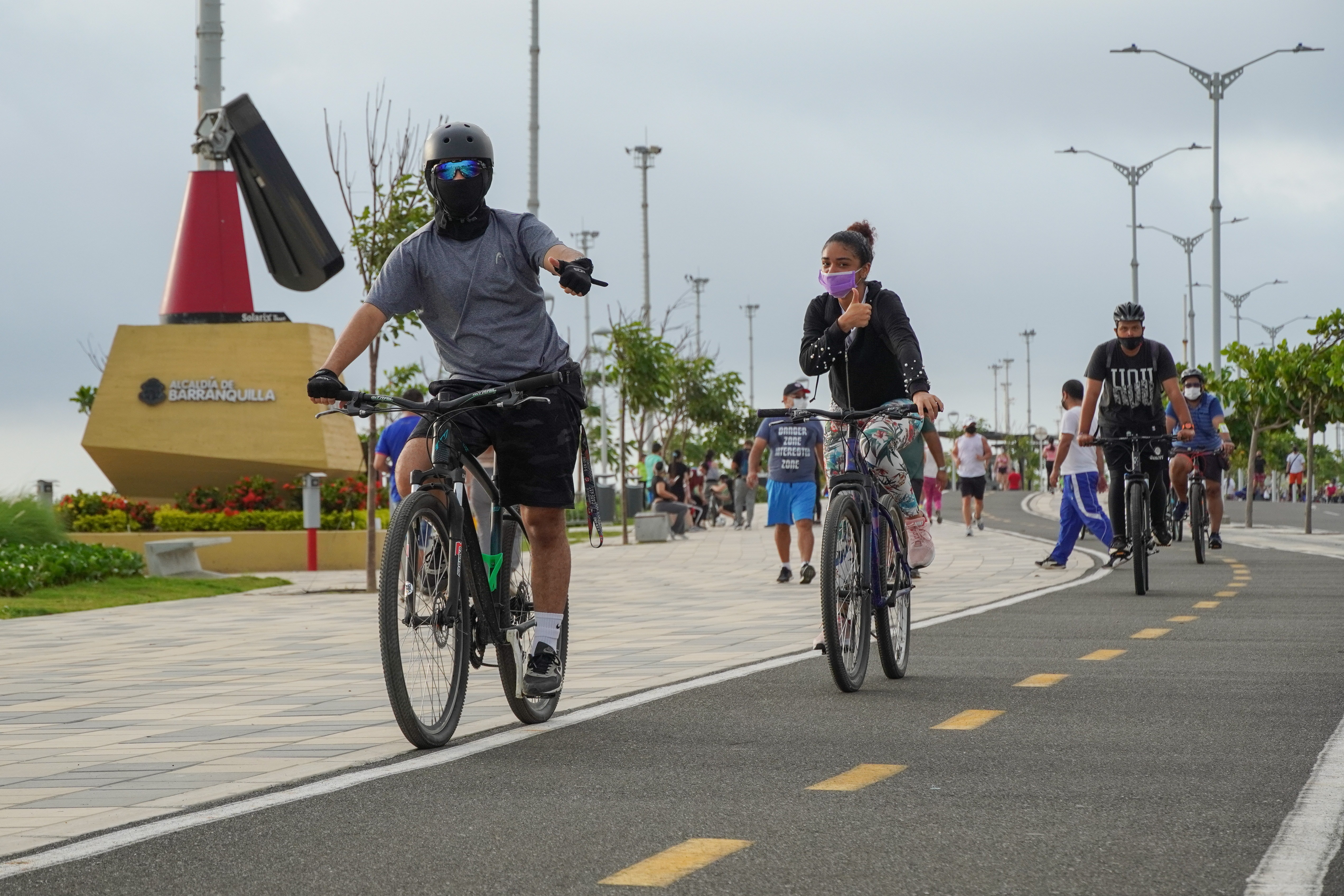 El Gran Malecón es el sitio preferido por los barranquilleros para pasear en bicicleta.