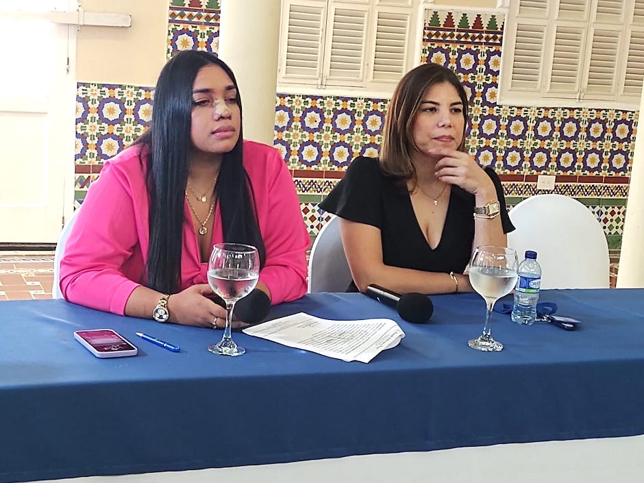 La apoderada Bianith Bohórquez Pinto y la representante legal del Consorcio FTP, Eliana Aramendiz Durán.