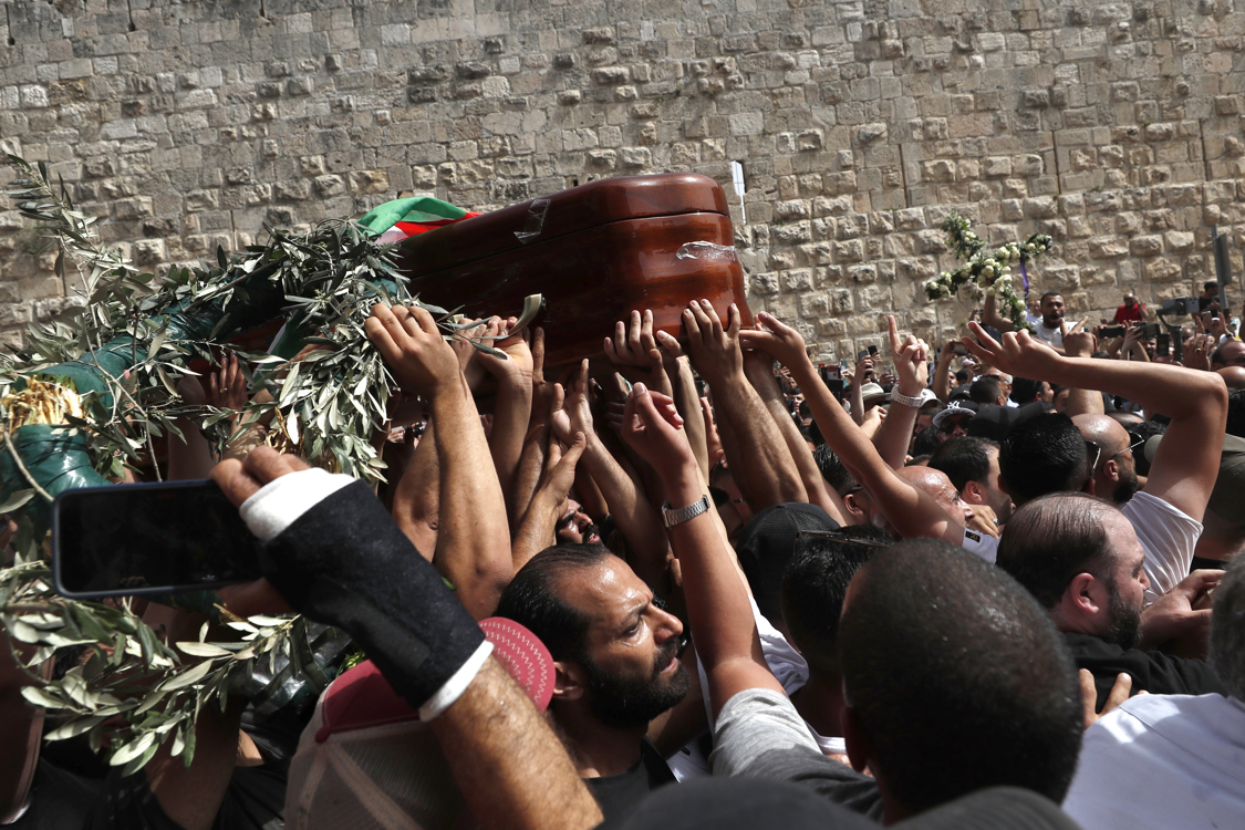 Imagen del funeral de la periodista Shireen Abu Akleh.