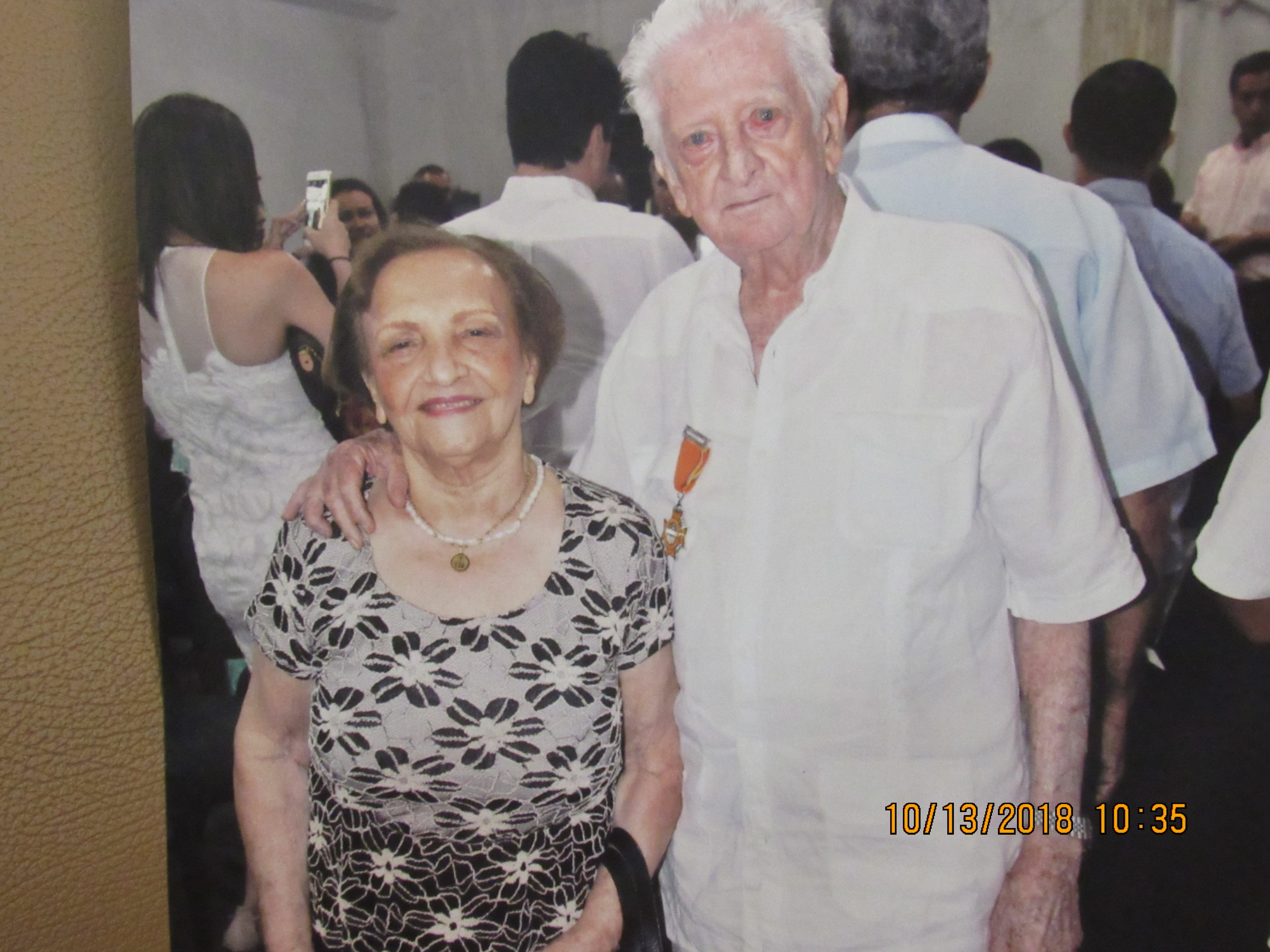 Con su esposa doña Judtih Vasquez con quien estuvo casado por 74 años.