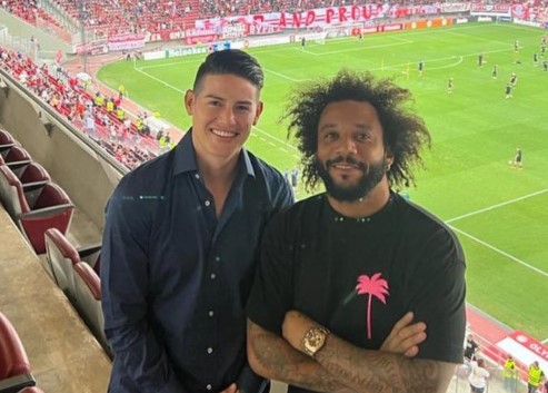 James se reencontró con Marcelo en el estadio Georgios Karaiskakis.