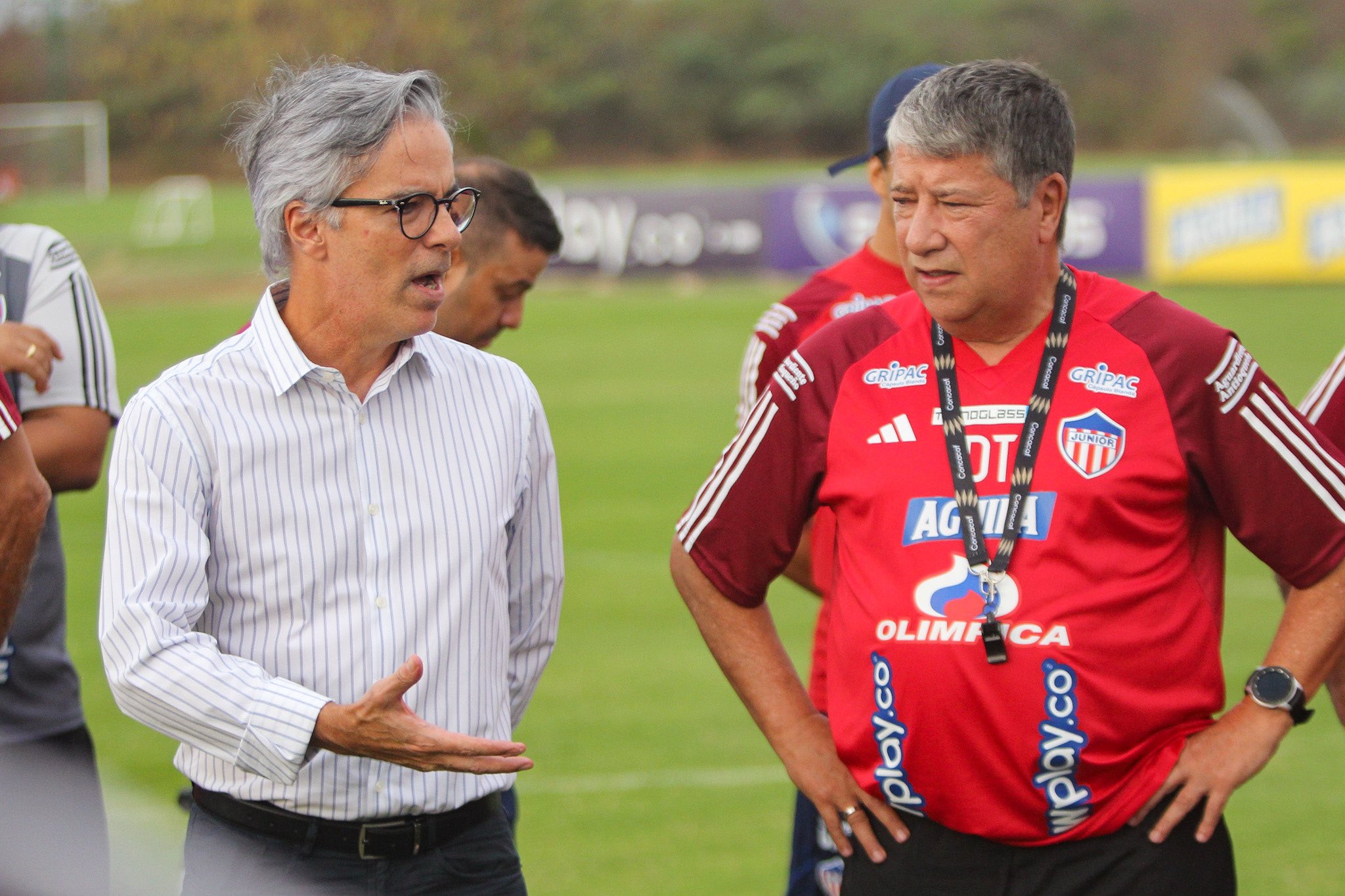 El presidente del Junior, Alejandro Arteta, presentó al nuevo técnico.