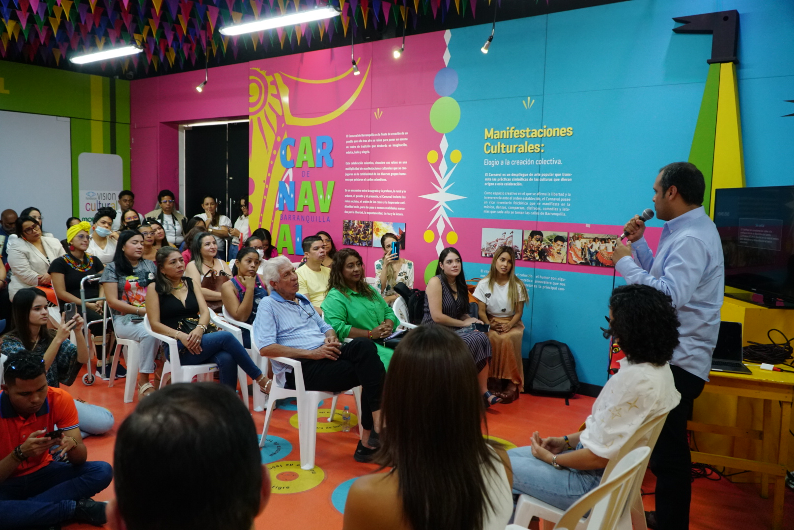 El encuentro con microempresarios del Carnaval de Barranquiilla