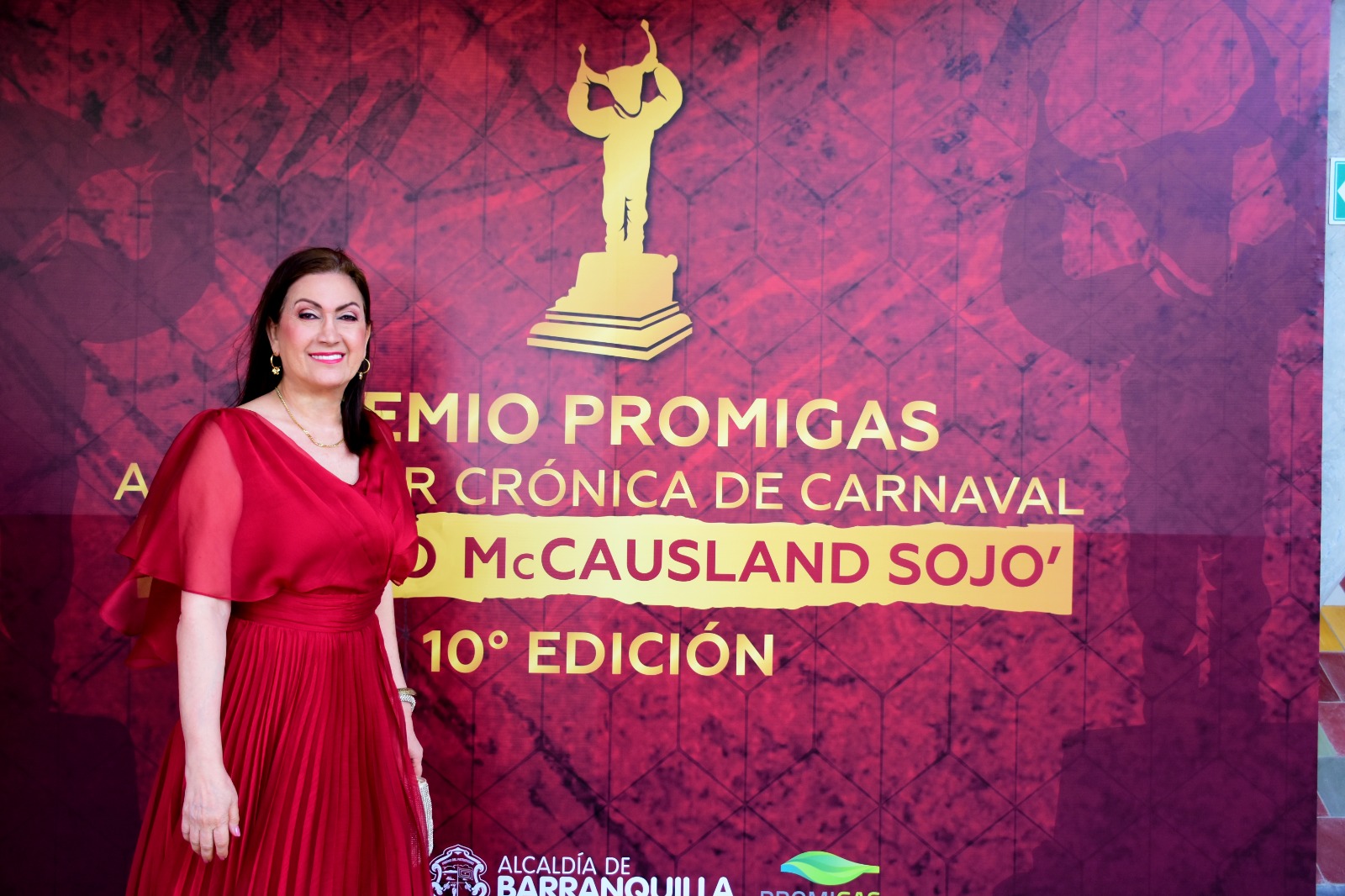 Loor Naissir, directora de la revista, recibió una exaltación especial durante la entrega de los Premios de Periodismo del Carnaval de Barranquilla Ernesto McCausland Sojo. 