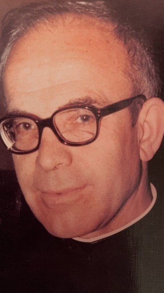  Sacerdote y docente español Pedro Díez Gil.