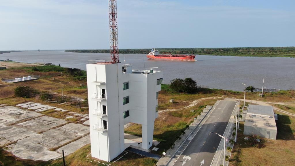 Torre de control marítima y fluvial