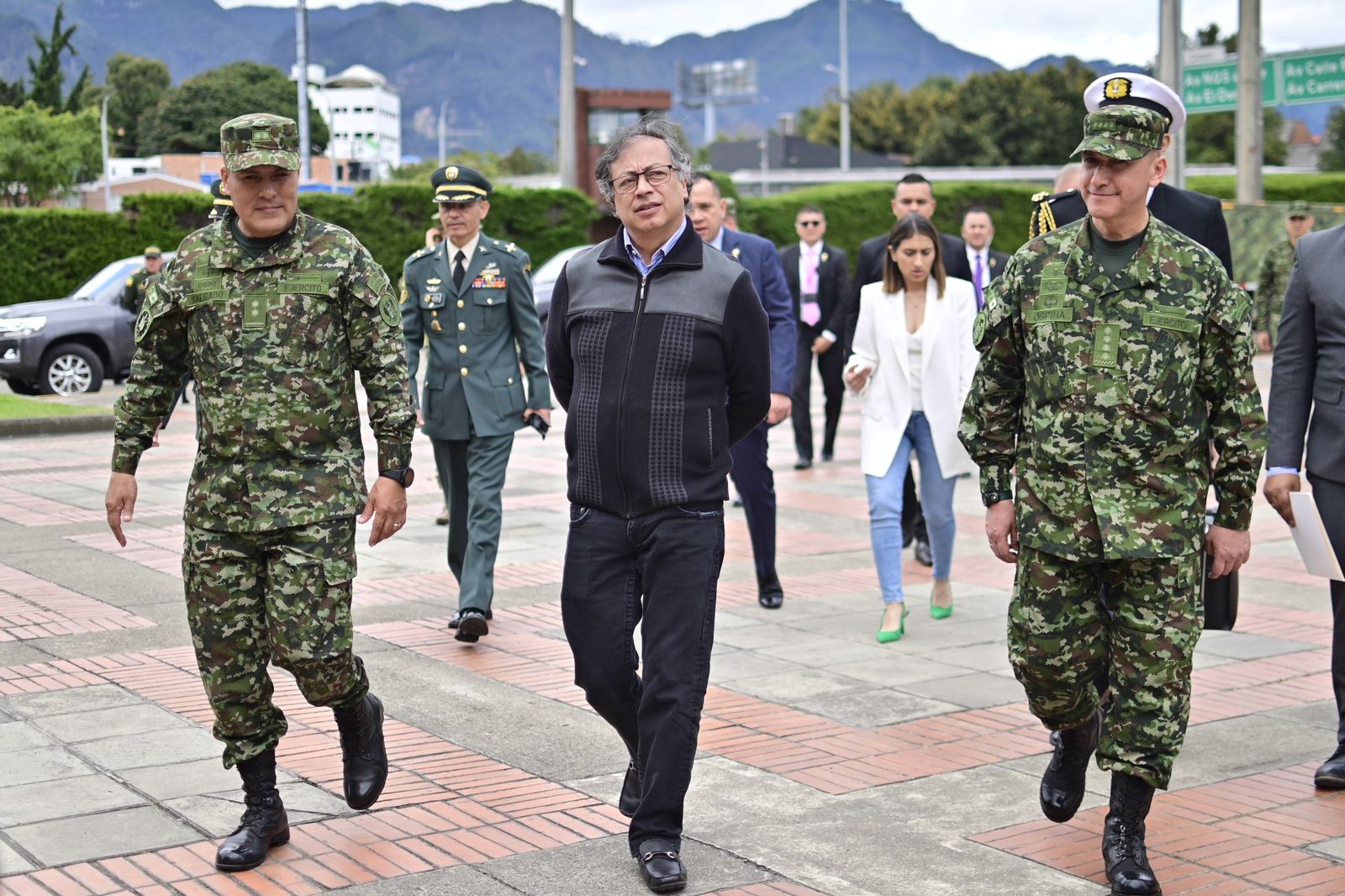 El Presidente Petro a su llegada a la Escuela de Cadetes José María Córdova