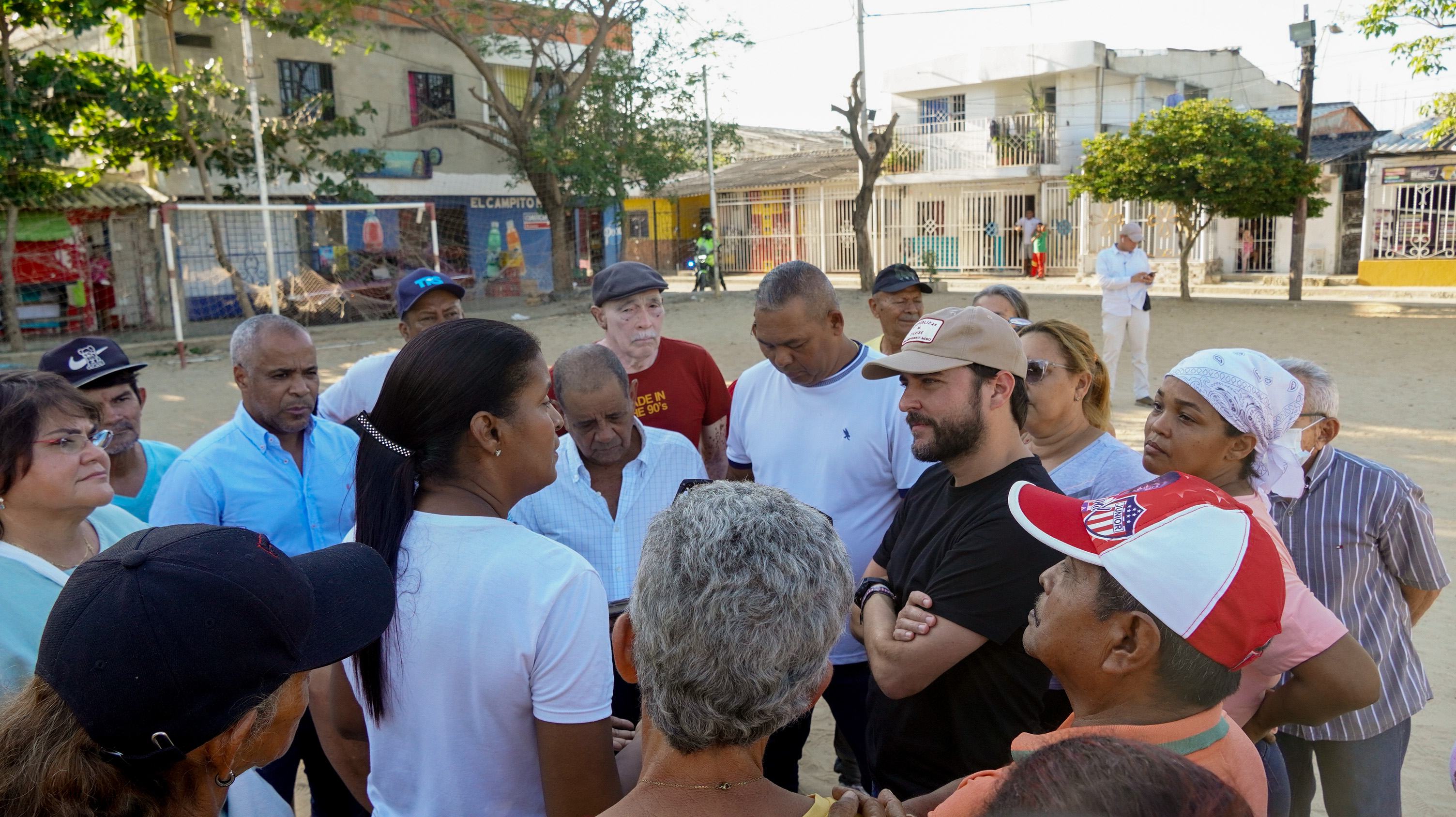 Comunidad, líderes y la Junta de Acción Comunal de Villas de San Pedro III