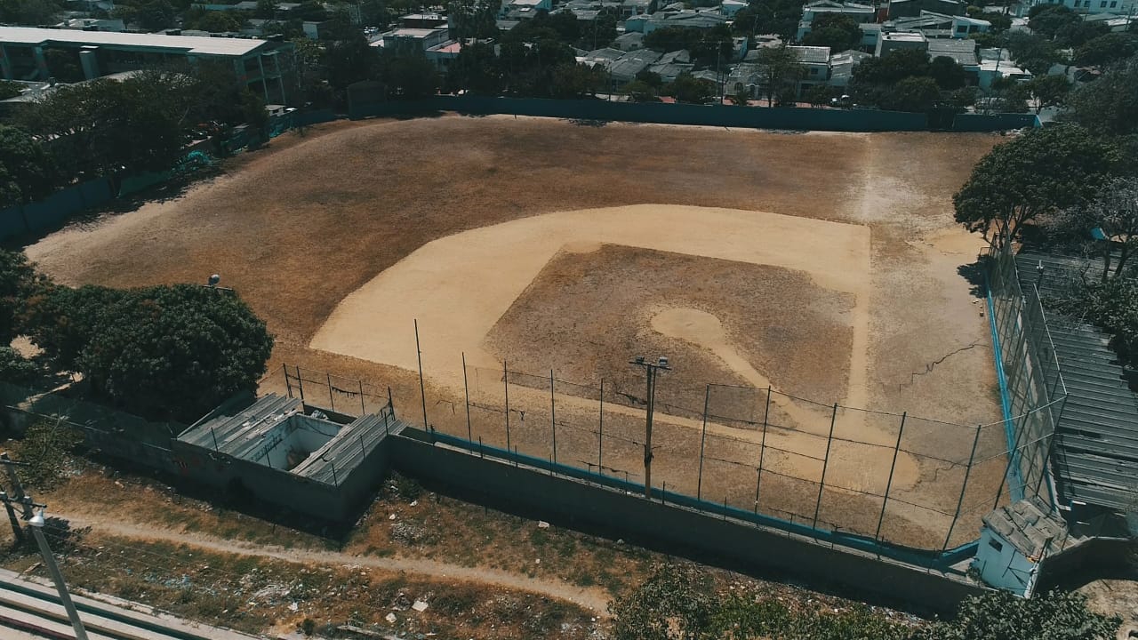 Cancha de béisbol del polideportivo La Magdalena.