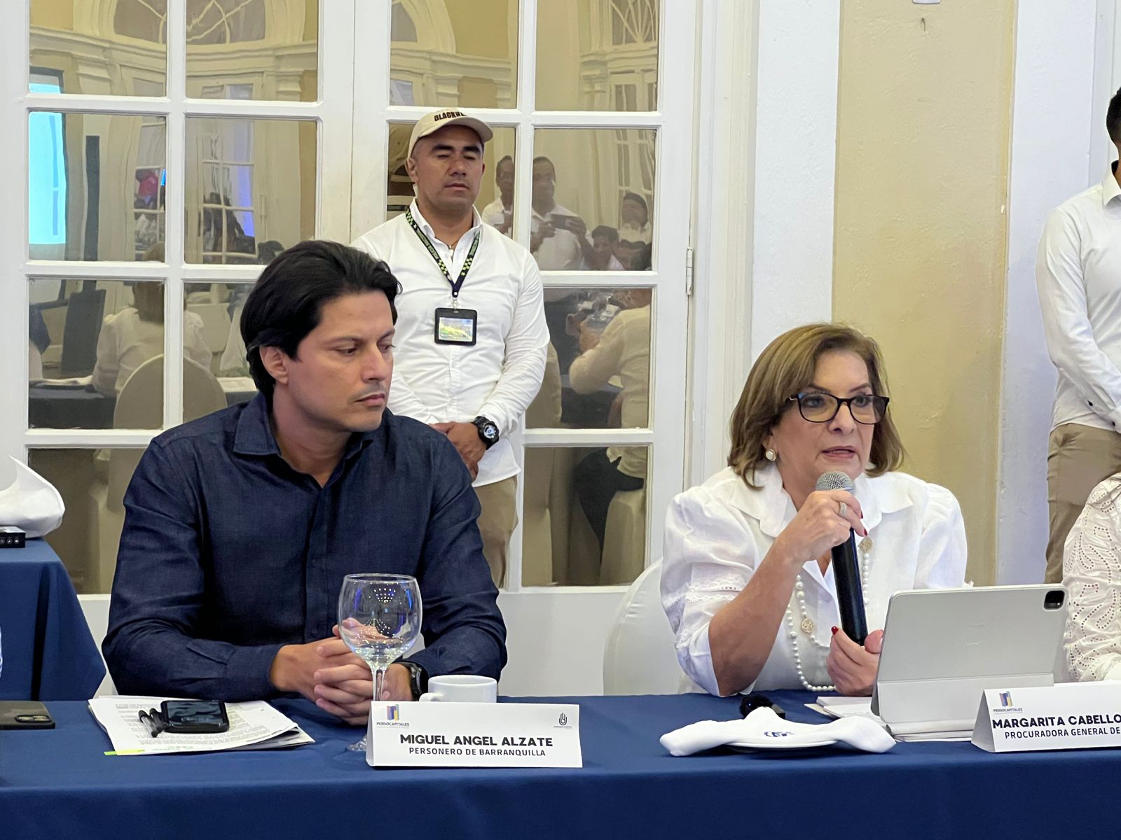 La Procuradora General, Margarita Cabello, junto al Personero de Barranquilla, Miguel Alzate, en el encuentro nacional de este viernes en la capital del Atlántico.