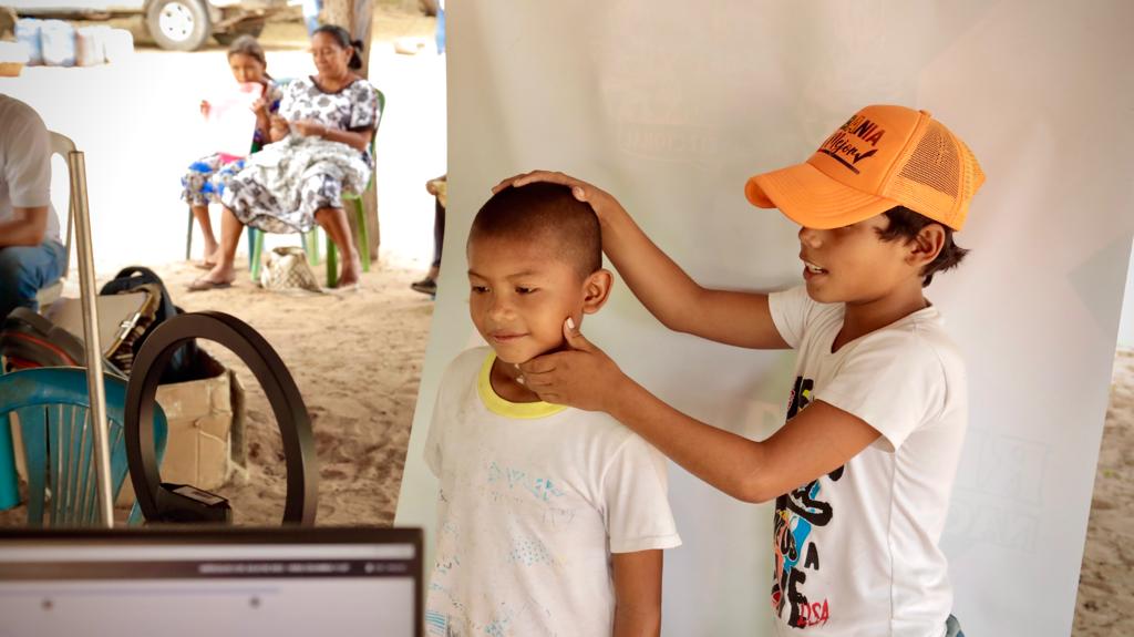 Niños de la comunidad wayúu durante el plan de atención integral.