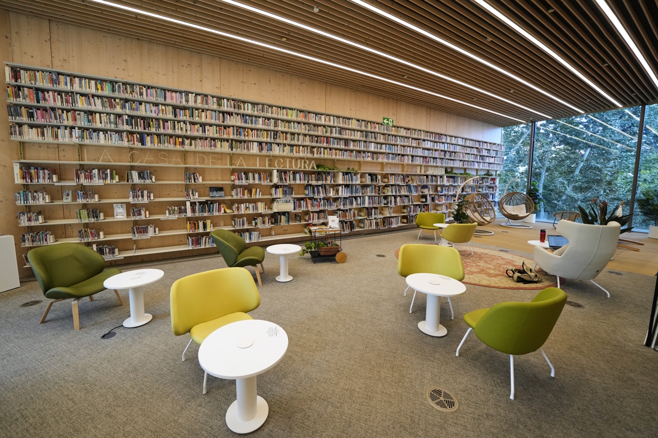 La biblioteca es especializada en literatura latinoamericana.