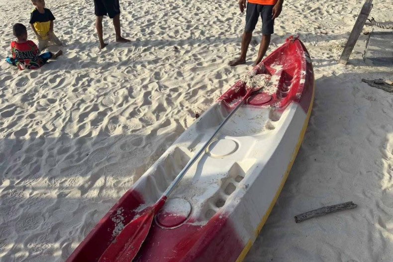 Este sería el kayak desde que el Daniel Sancho arrojó el cuerpo del médico cordobés Edwin Arrieta.