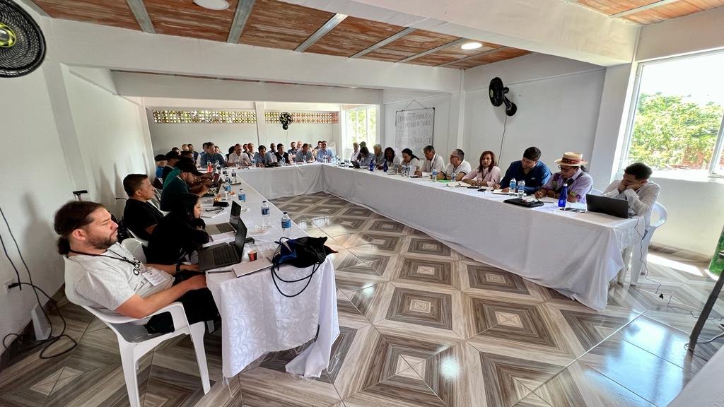 Gobierno y disidencia de FARC en reunión en el Cauca.