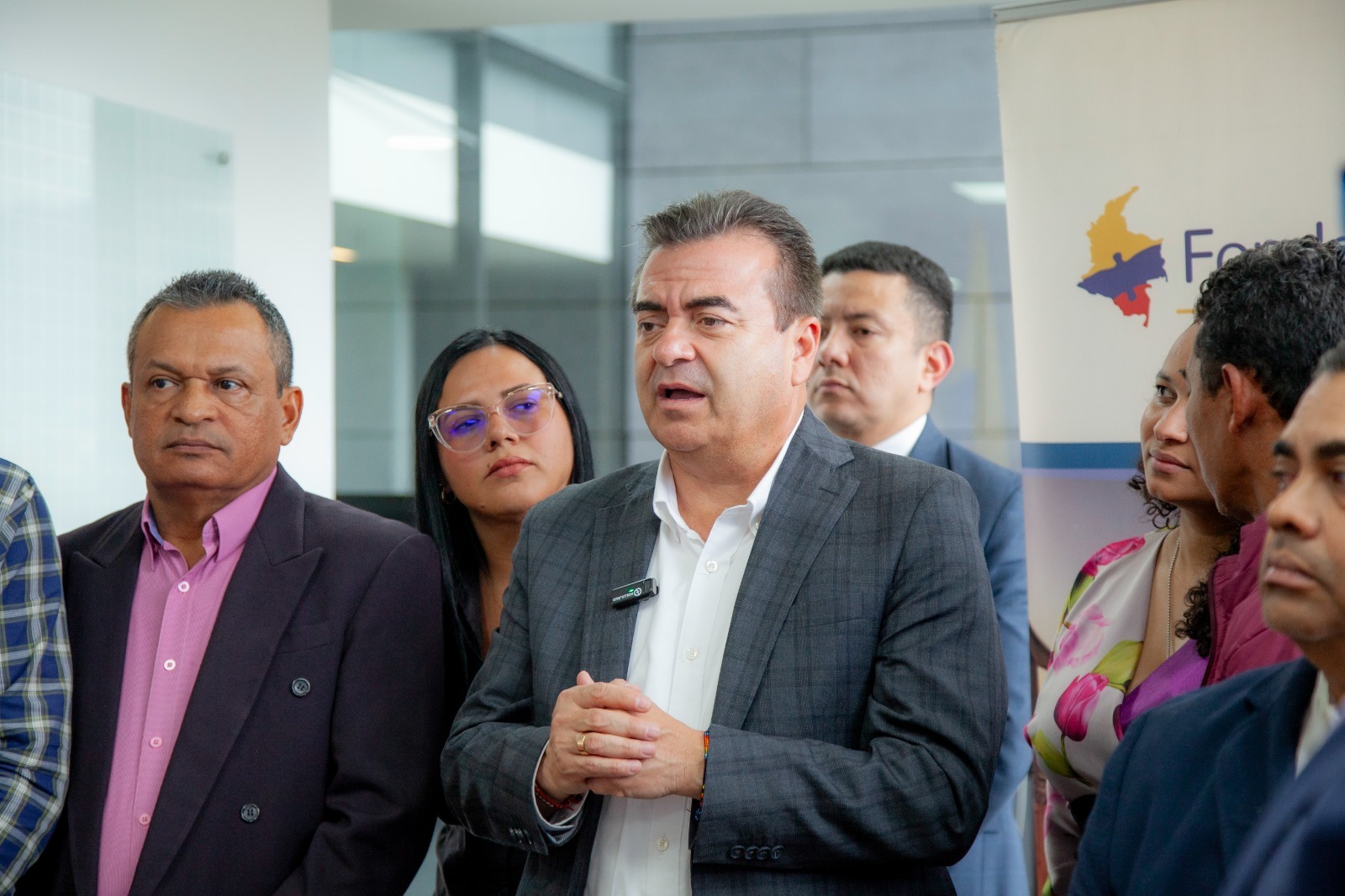 El gerente (e) del Fondo Adaptación y director de la UNGRD, Olmedo López, hace el anuncio