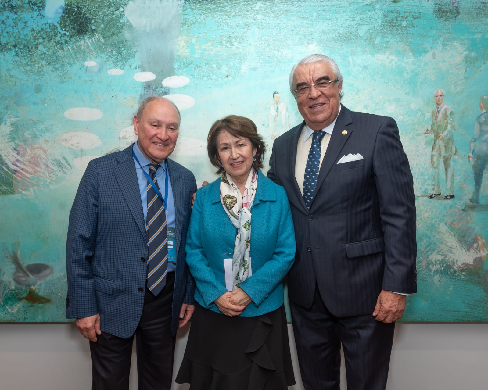 Alberto Rojas Ríos, magistrado de la Corte Constitucional; Marisol Peña Torres, de la Academia de Ciencias Sociales Políticas y Morales de Chile y Rafael Rodríguez-Jaraba, de la Academia Colombiana de Jurisprudencia. 