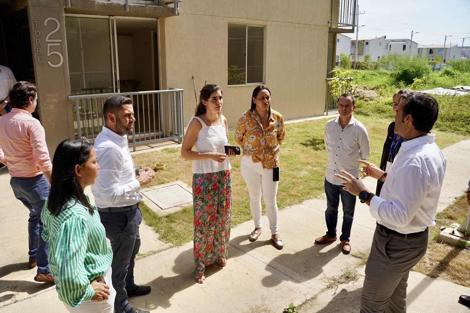 La directora del FNA, Laura Roa, conoció el proyecto de vivienda VIS de Coninsa Ramón H en Barranquilla