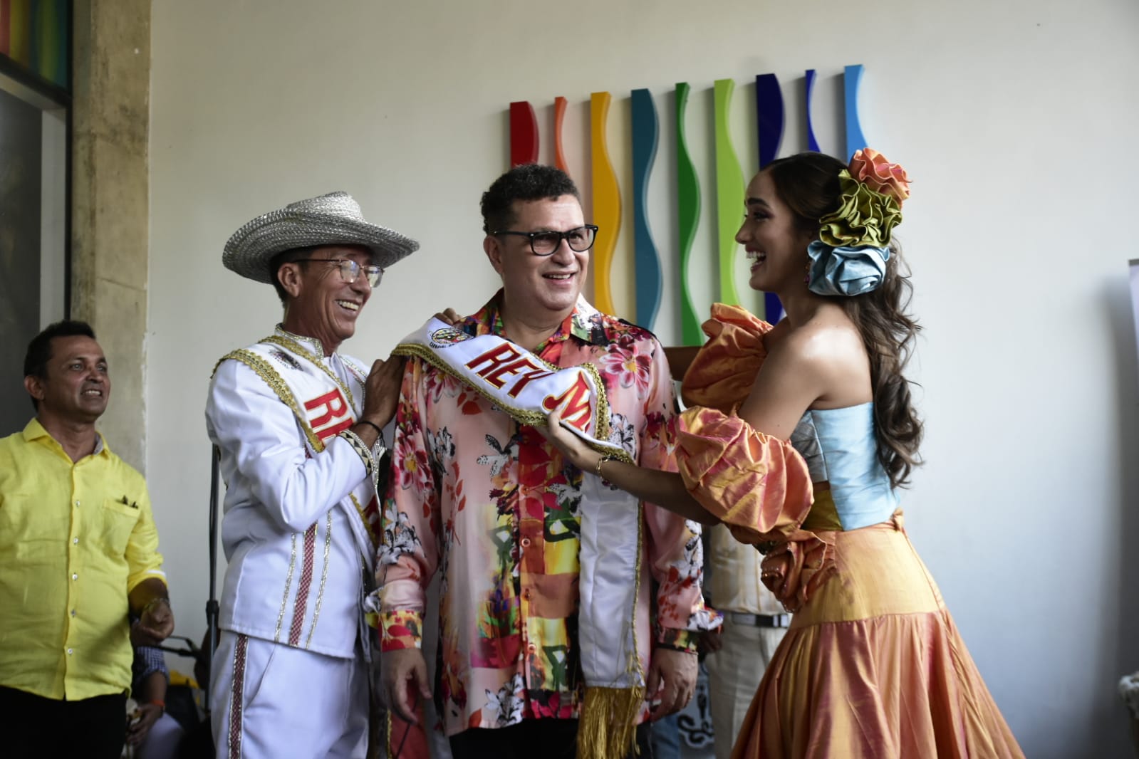Juventino Ojito, con la Reina Melissa y el Rey Momo de 2023, Sebastián Guzmán