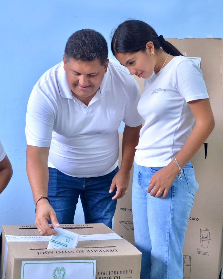 El nuevo alcalde de Baranoa, Edinson Palma, en la zona de votación
