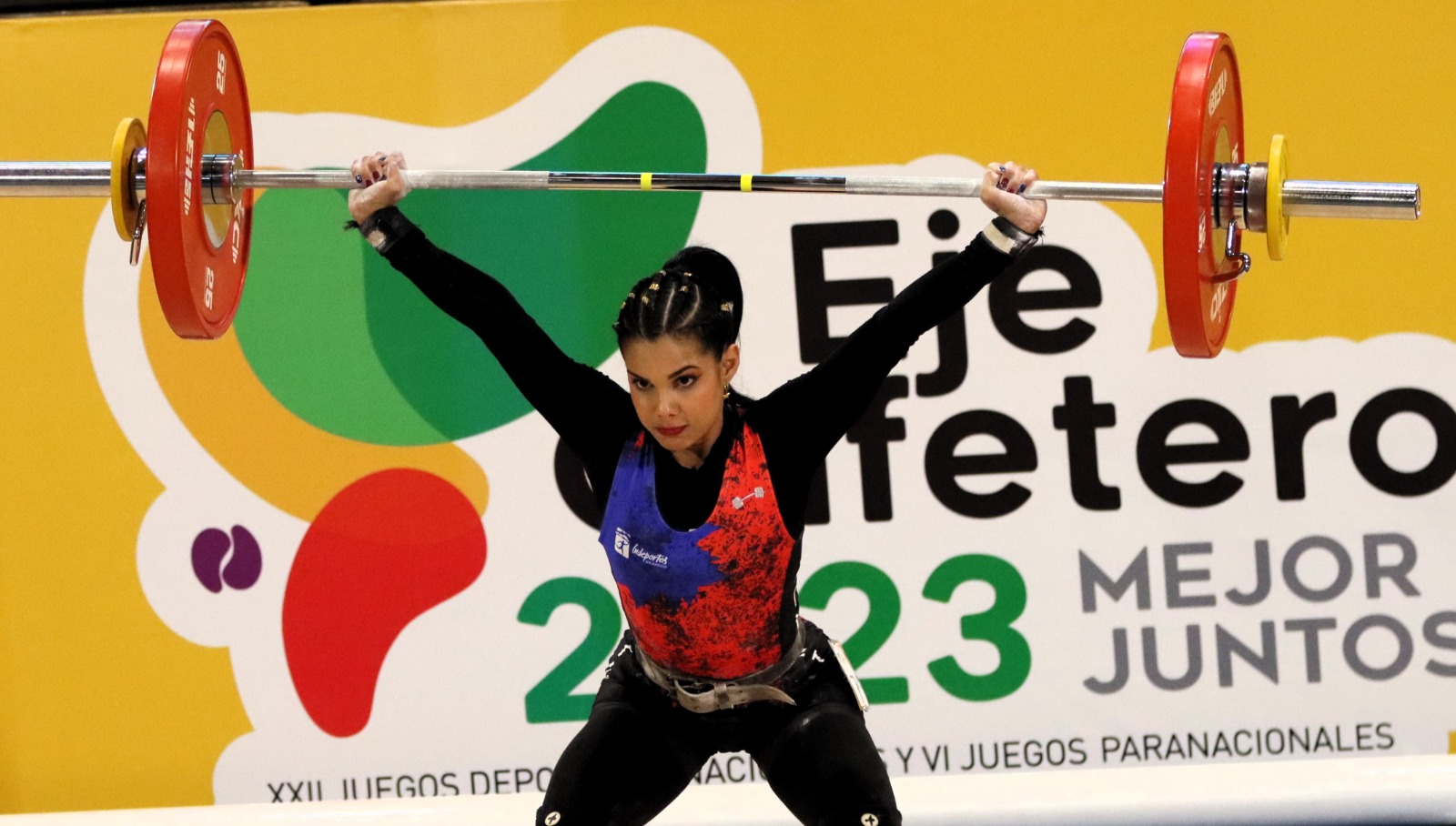 Maira Prado, dos medallas de plata y una de bronce en pesas.