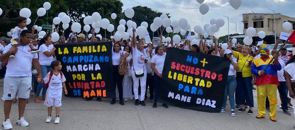 Plantón para pedir la liberación de Luis Manuel Díaz en Barrancas.