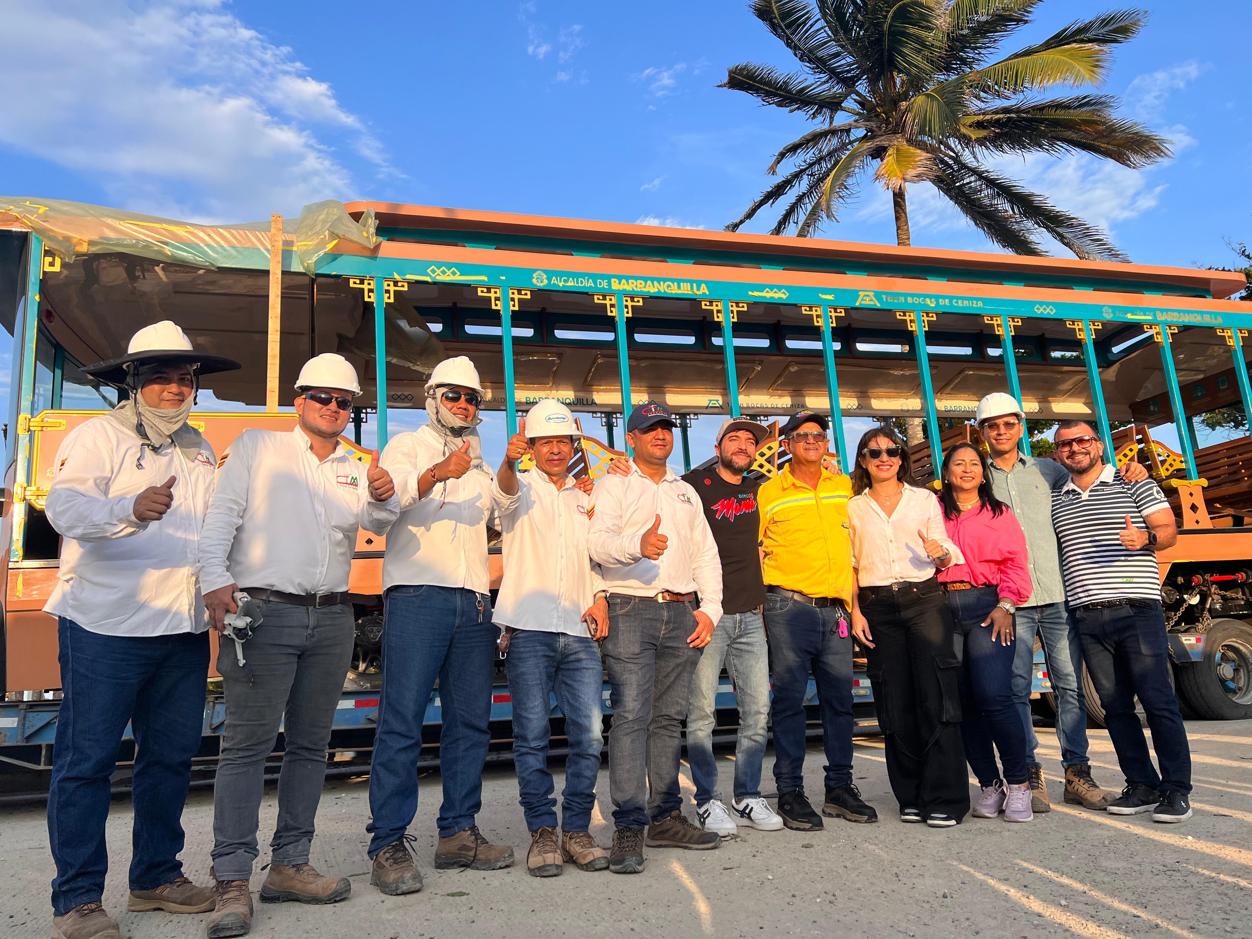 El Alcalde Pumarejo recibió este viernes el primer vagón del tren turístico.