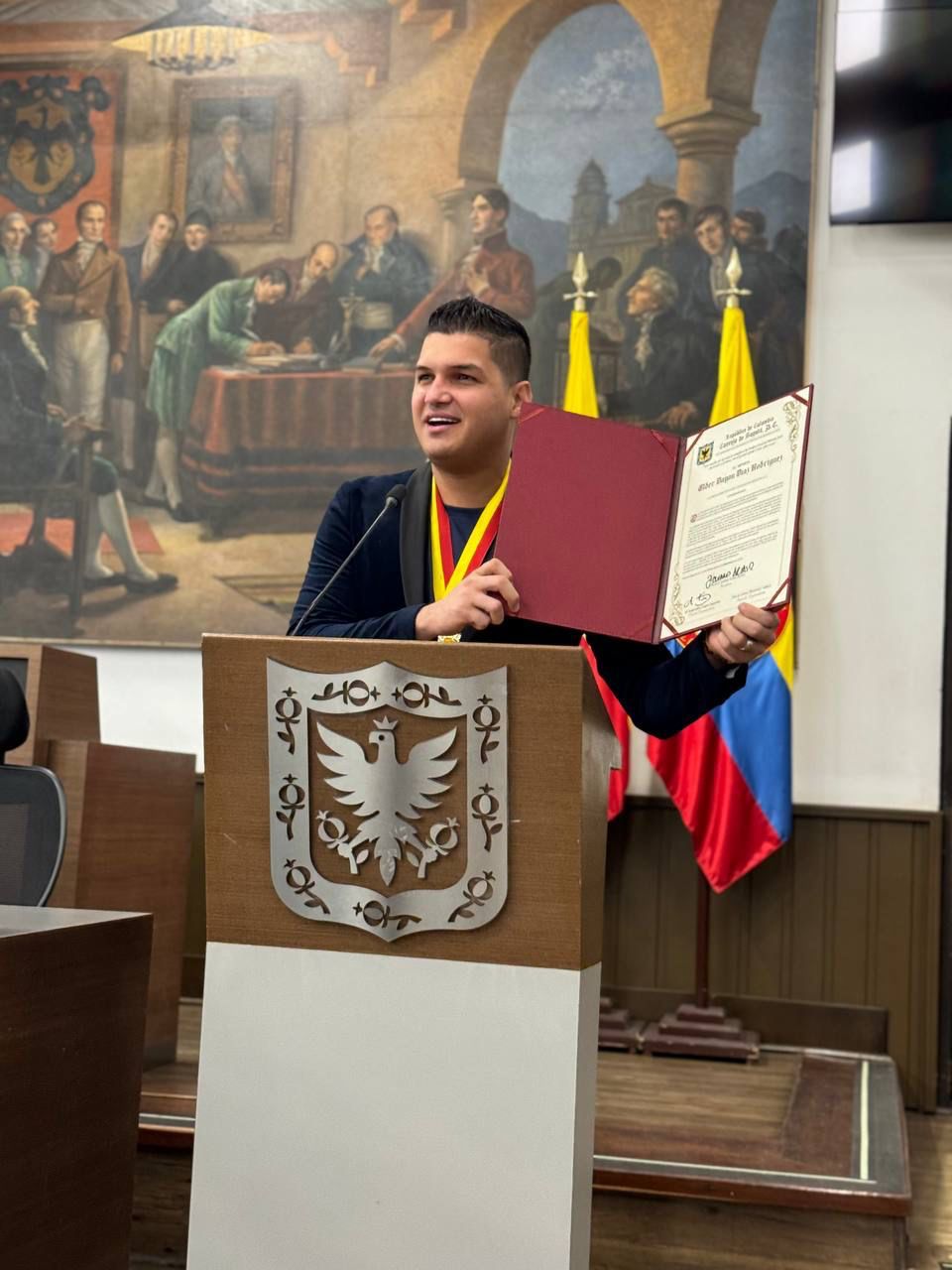 Elder Dayán recibió la Orden Civil al Mérito José Acevedo y Gómez en Bogotá.